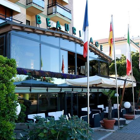 Hotel Beaurivage Fano Esterno foto