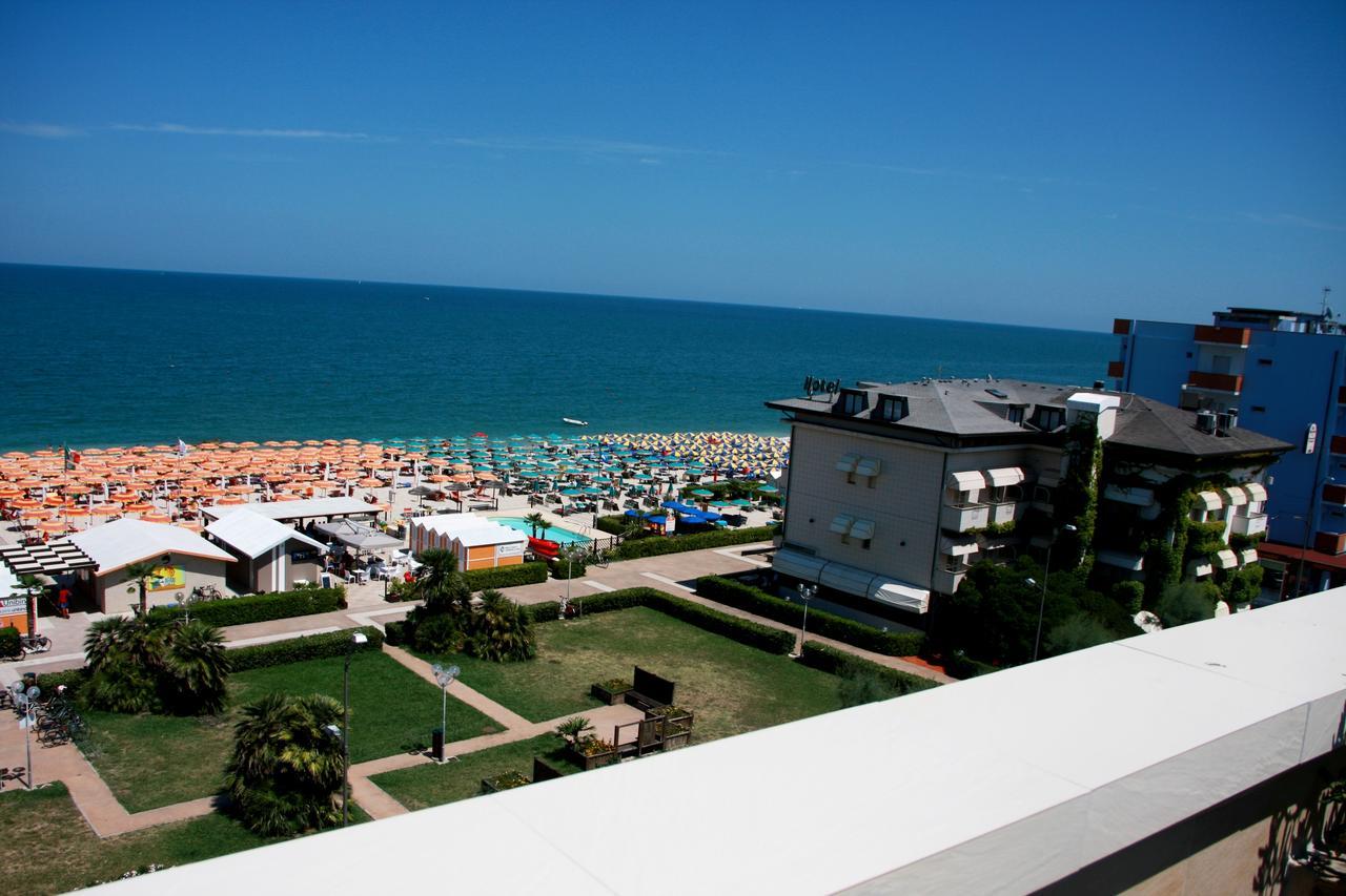 Hotel Beaurivage Fano Esterno foto