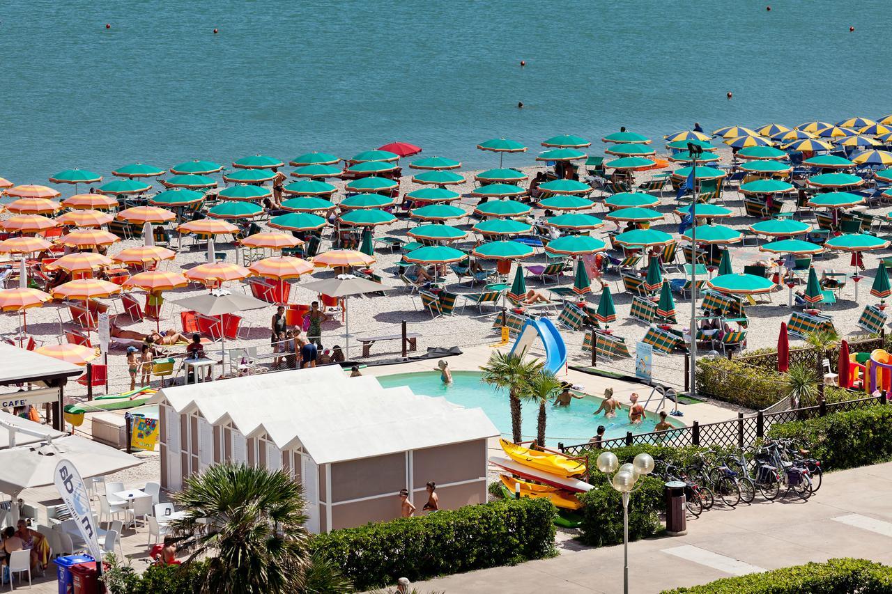 Hotel Beaurivage Fano Esterno foto
