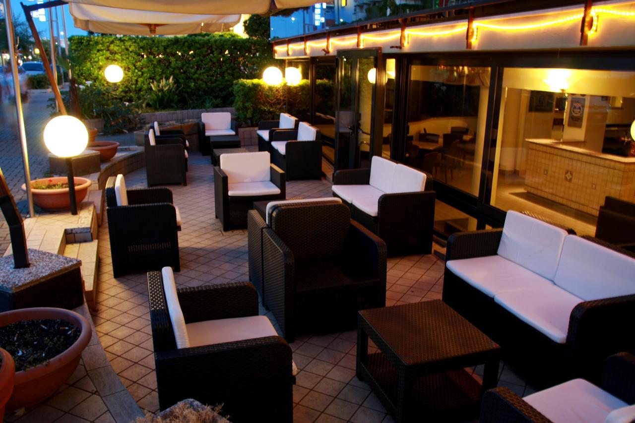 Hotel Beaurivage Fano Esterno foto